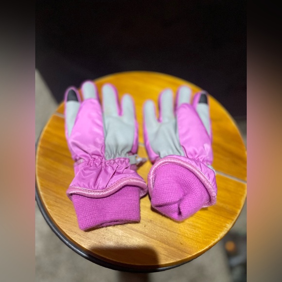 Girls Unicorn Hat and Gloves - Picture 6 of 9